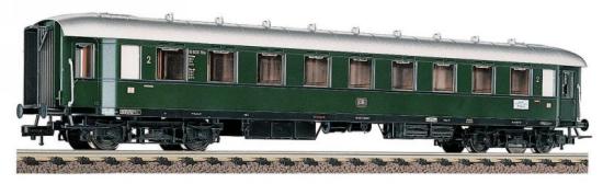 Express Passenger car 2nd class type B4?we (C4?-35)<br /><a href='images/pictures/Fleischmann/5632.jpg' target='_blank'>Full size image</a>